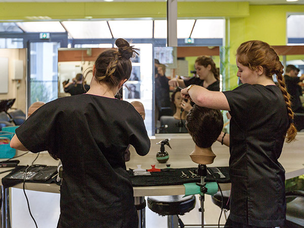 Formation Au Cap Coiffure Dans Notre Ecole De Coiffure A Caen